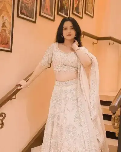 Escort Latur